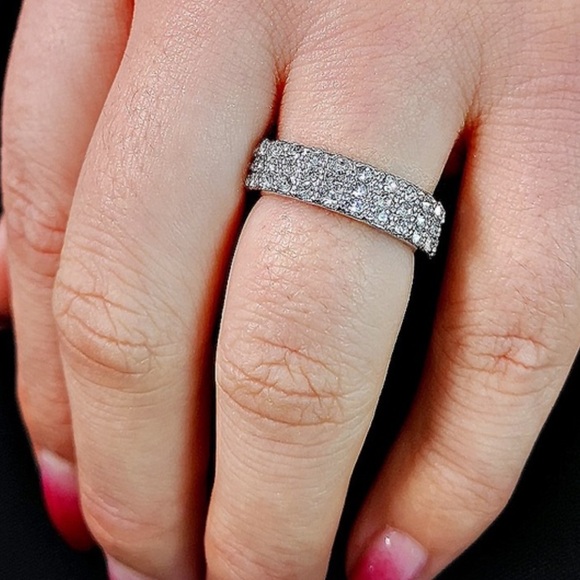 NWT Sterling Silver White Sapphire Diamond Ring - Picture 2 of 4